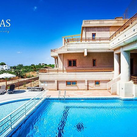 Hotel Ledras Jenádi Kültér fotó