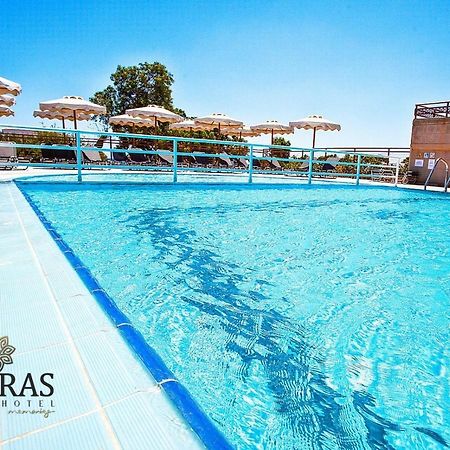 Hotel Ledras Jenádi Kültér fotó