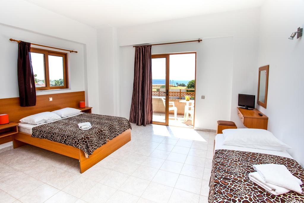 Hotel Ledras Jenádi Szoba fotó