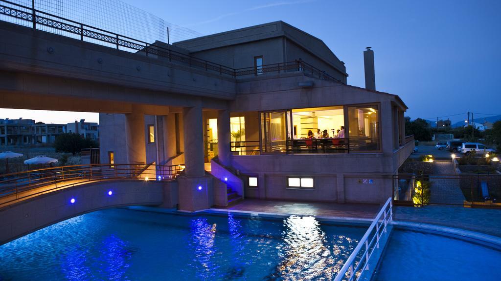 Hotel Ledras Jenádi Kültér fotó