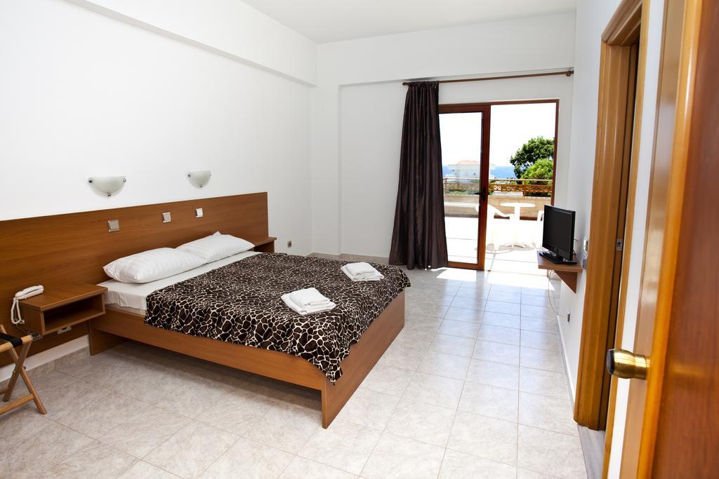 Hotel Ledras Jenádi Szoba fotó