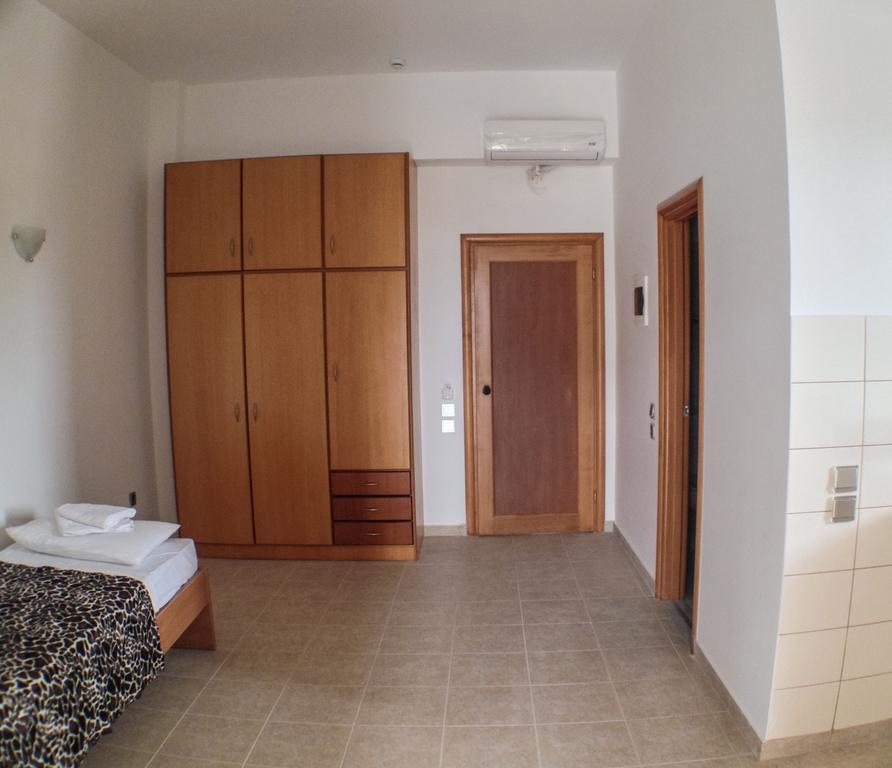 Hotel Ledras Jenádi Szoba fotó