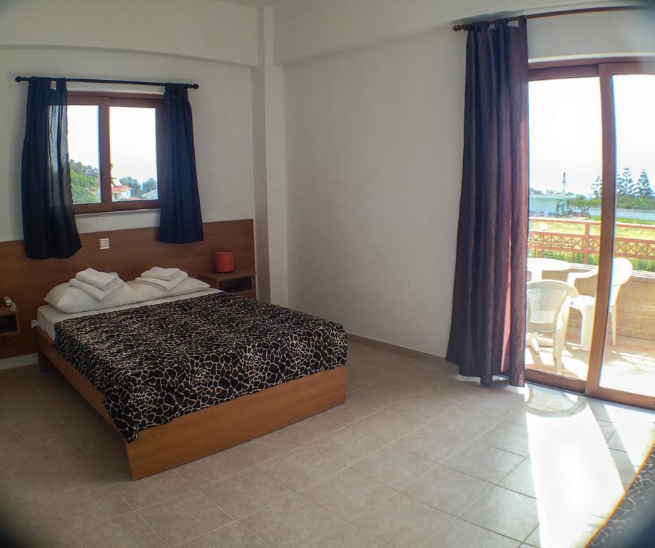 Hotel Ledras Jenádi Szoba fotó